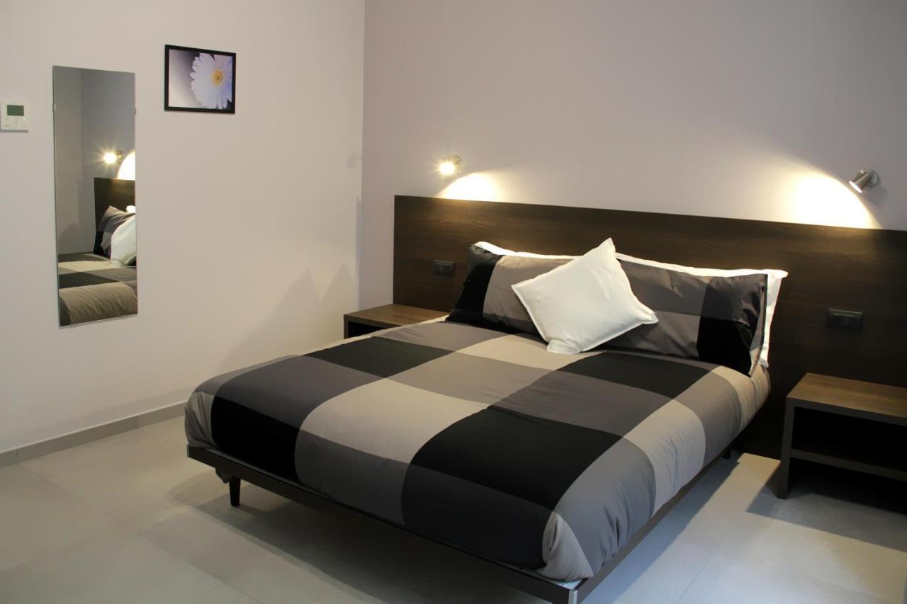 Easyroom Frosinone - Casello Autostradale Exteriör bild
